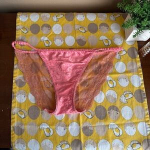 Victoria’s Secret NWT salmon pink leopard print lacy string bikini size M